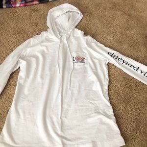 White Vineyard vines longsleeve shirt